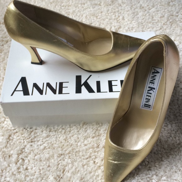Anne Klein Gold Leather Heels - Picture 8 of 8
